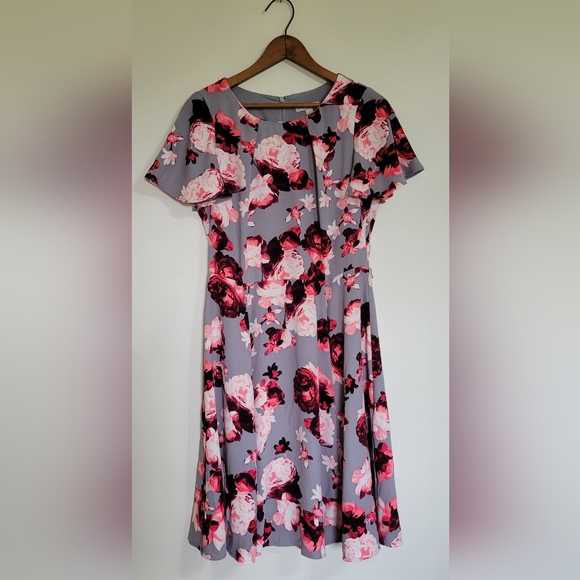 Fit & flare floral dress - Picture 2 of 7